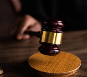 Justiça condena condomínio que impediu proprietário não-morador de usar área comum