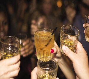 Festa na vizinhança, risco de aglomerações passa a ser preocupação no condomínio