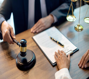 Insultos contra síndico e funcionários podem gerar indenização