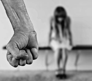 Violência contra a mulher aumenta durante confinamento