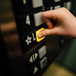 Elevador não é brinquedo