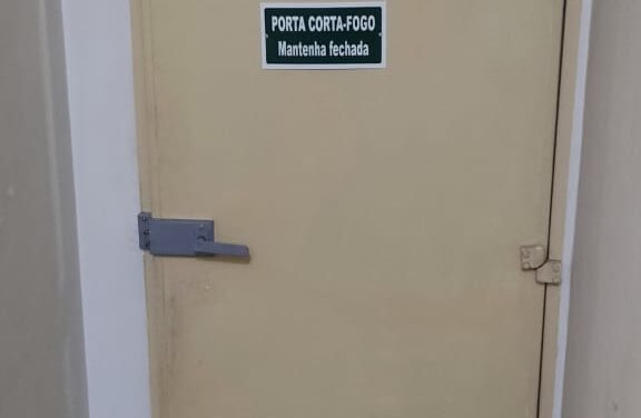 Portas corta-fogo: você sabe para que servem?