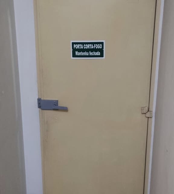 Portas corta-fogo: você sabe para que servem?