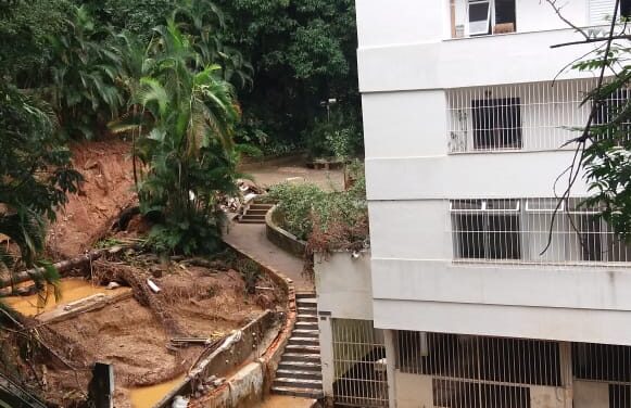 Danos provocados pelas chuvas devem ser indenizados pela prefeitura