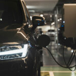 Carro elétrico no condomínio: Justiça suspende uso de carregador