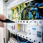 Fiação irregular: o risco oculto que causa até 40% dos incêndios urbanos