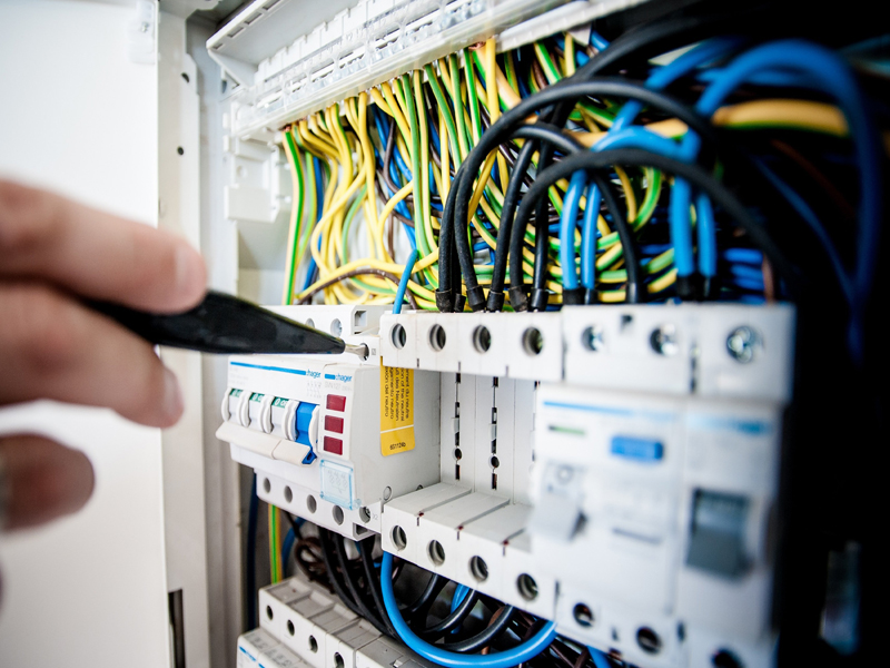 Fiação irregular: o risco oculto que causa até 40% dos incêndios urbanos