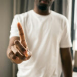 Condomínio e Festas de Fim de Ano: Direitos e Limites dos Condôminos Inadimplentes