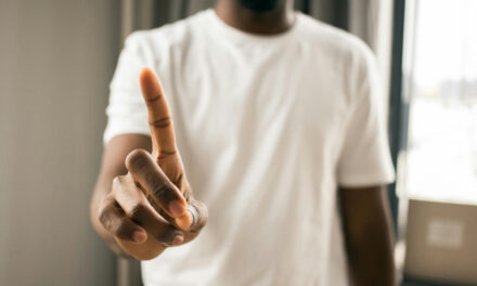 Condomínio e Festas de Fim de Ano: Direitos e Limites dos Condôminos Inadimplentes