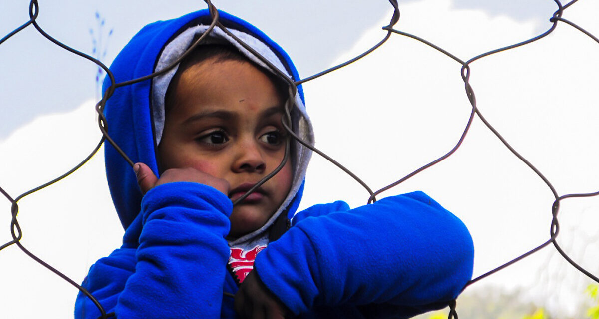 Criança desacompanhada em áreas comuns de condomínios pode gerar multa de até 20 salários