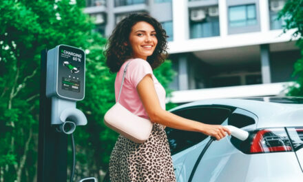 Nova lei permite a instalação de carregadores de carros elétricos em condomínios