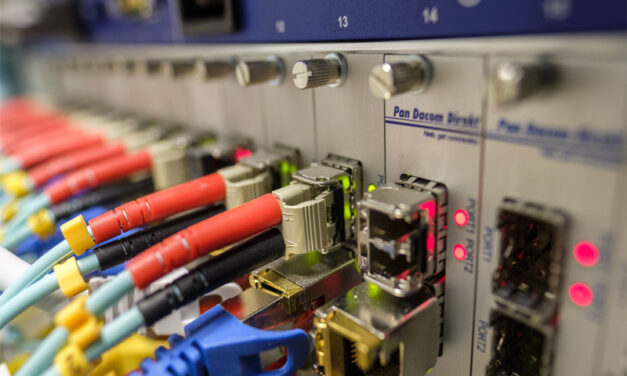 Fibra ótica em condomínio: como funciona a internet coletiva e seus benefícios