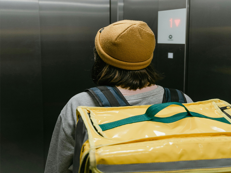 Elevador Social e de Serviço: A Distinção Ainda Faz Sentido?