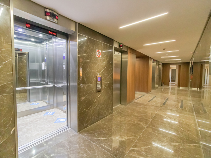 Manutenção preventiva em elevadores reduz riscos e protege o condomínio
